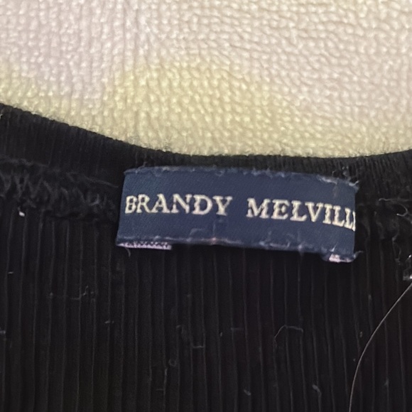 Brand meliville black tank with buttons, slightly cropped - Picture 2 of 2